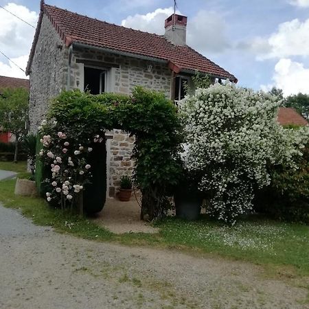 Gite Du Mont De Transet Thauron Bagian luar foto